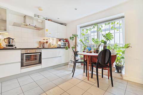 2 bedroom terraced house to rent, Hemingford Road, London, N1