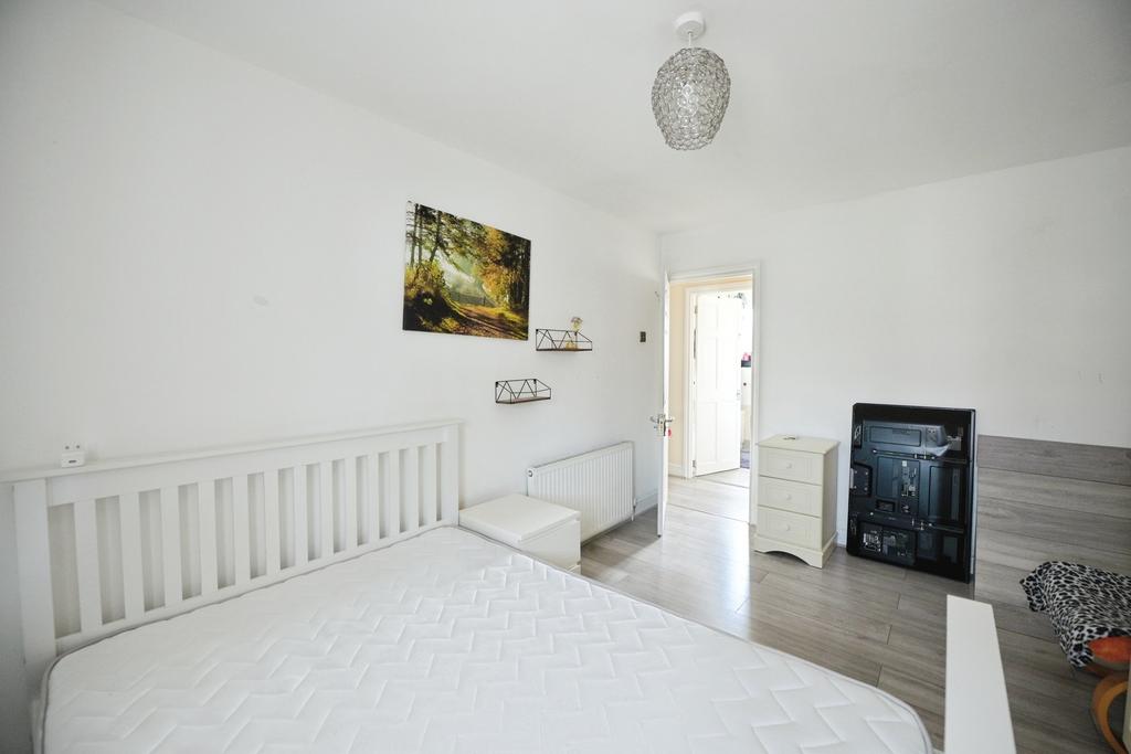 Bedroom, fireplace