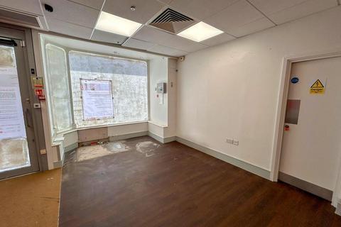 Office to rent, 16 High St Ringwood BH24 1BG