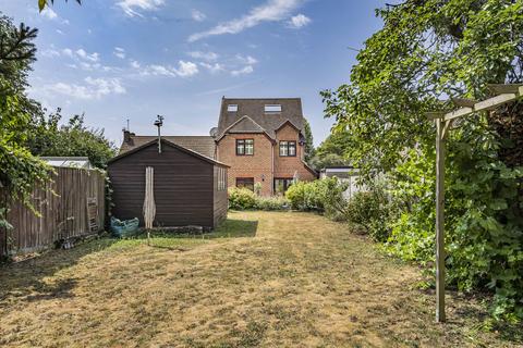 4 bedroom detached house for sale, Bucknell Road, Bicester, OX26