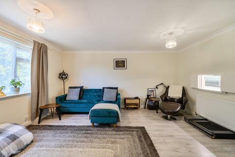 2 bedroom duplex for sale, The Greenway, Ickenham, Uxbridge