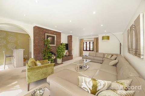 5 bedroom detached house for sale, Clairvale, Hornchurch, RM11