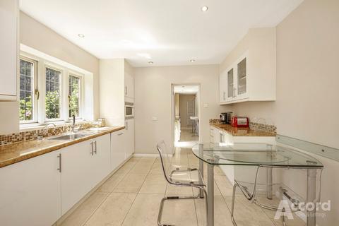 5 bedroom detached house for sale, Clairvale, Hornchurch, RM11