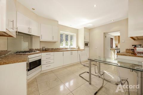 5 bedroom detached house for sale, Clairvale, Hornchurch, RM11