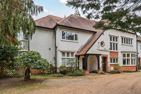 undefined, Old Woking Road, West Byfleet, KT14