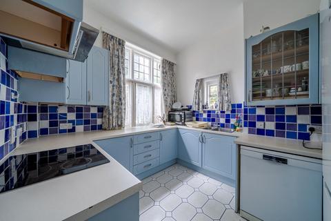 undefined, Old Woking Road, West Byfleet, KT14