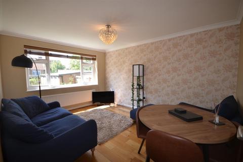 Nicola Close, Harrow