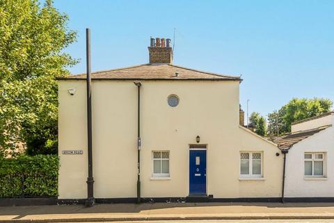 Broom Road, Teddington TW11