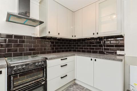 2 bedroom terraced house for sale, Bronte Close, Aylesbury