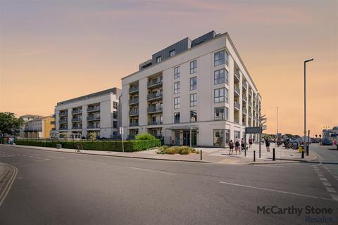 2 bedroom apartment for sale, Tudor Rose Court, South Parade, Southsea, PO4 0DE