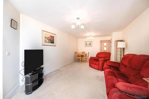 2 bedroom apartment for sale, Tudor Rose Court, South Parade, Southsea, PO4 0DE