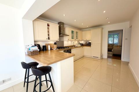 3 bedroom semi-detached house to rent, Chesterfield Road, Ashford TW15