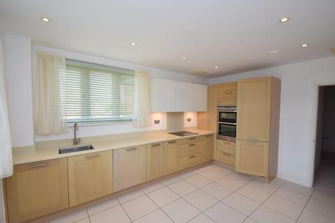 2 bedroom flat to rent, Darley Road, Eastbourne BN20