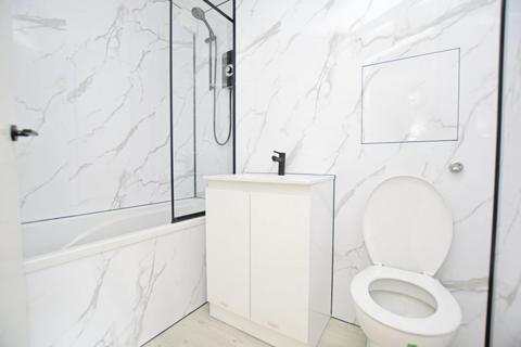 2 bedroom flat to rent, Gurney Close, Barking, IG11