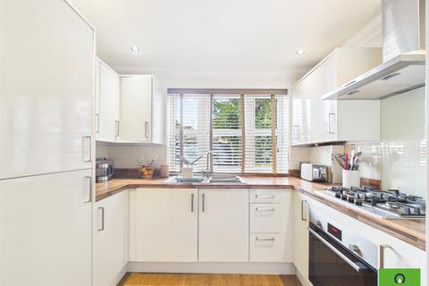 1 bedroom flat for sale, Mawney Road, Romford RM7