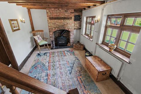 2 bedroom cottage for sale, Seggs Lane, Alcester