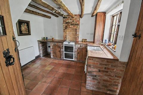 2 bedroom cottage for sale, Seggs Lane, Alcester