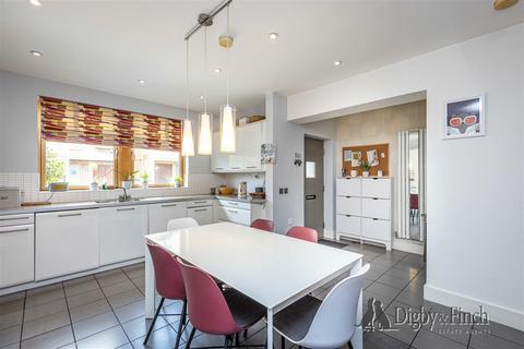 3 bedroom semi-detached house for sale, Oakfield, Radcliffe-On-Trent, Nottingham