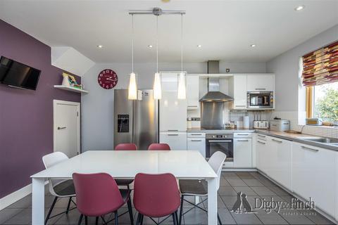3 bedroom semi-detached house for sale, Oakfield, Radcliffe-On-Trent, Nottingham