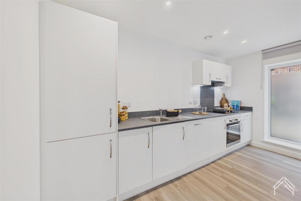 Apartment in Birmingham, West Midlands - View 4