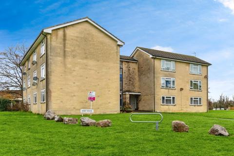 2 bedroom ground floor flat for sale, Kirby House, Methuen Way, Corsham