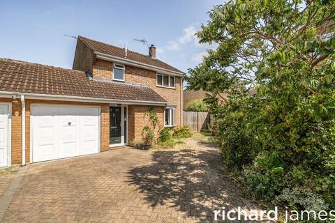4 bedroom detached house for sale, Cromwell, Freshbrook SN5