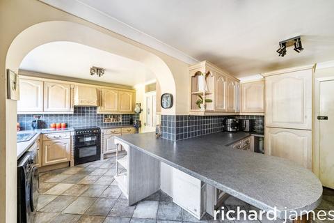 4 bedroom detached house for sale, Cromwell, Freshbrook SN5