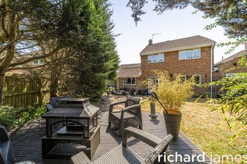 4 bedroom detached house for sale, Cromwell, Freshbrook SN5