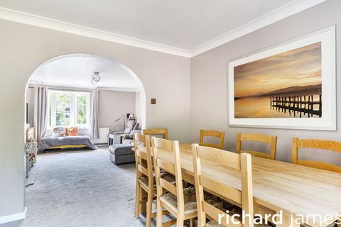 4 bedroom detached house for sale, Cromwell, Freshbrook SN5