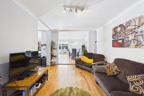 4 bedroom semi-detached house to rent, Doris Road, Ashford, Surrey, TW15