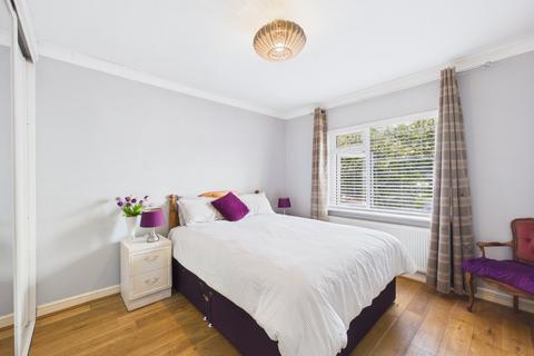 4 bedroom semi-detached house to rent, Doris Road, Ashford, Surrey, TW15