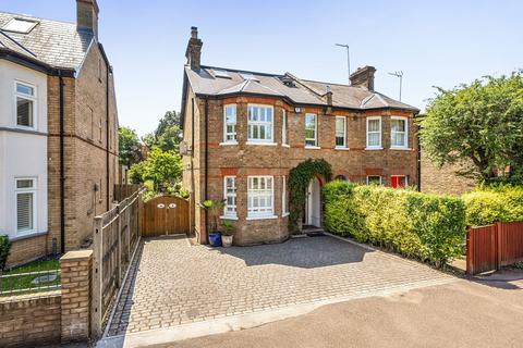 High Road, Bushey WD23