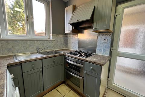 3 bedroom semi-detached house to rent, HOUNSLOW TW5