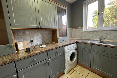 3 bedroom semi-detached house to rent, HOUNSLOW TW5