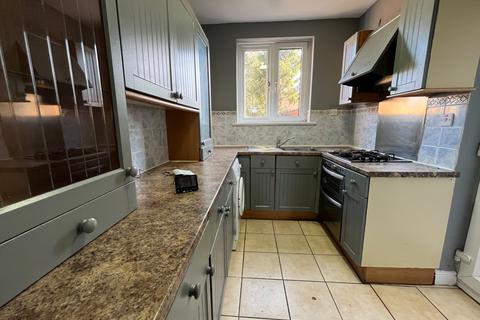 3 bedroom semi-detached house to rent, HOUNSLOW TW5