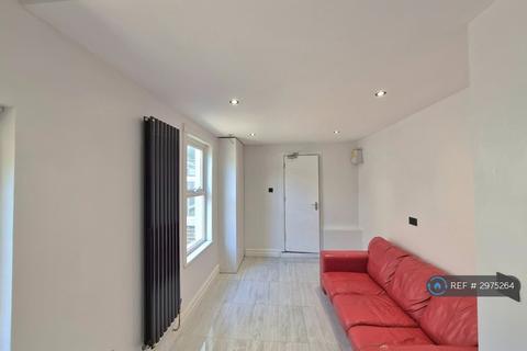 4 bedroom terraced house to rent, Frant Road, Thornton Heath, CR7