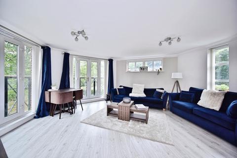 2 bedroom flat for sale, Medway Court, Aylesford, Kent, ME20
