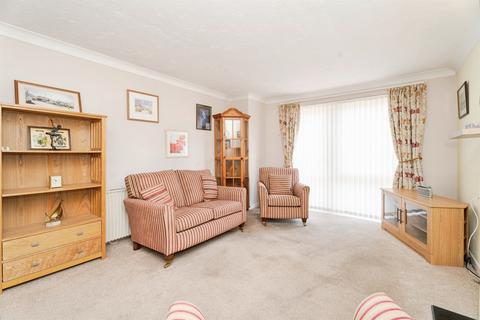 2 bedroom apartment for sale, Louden Road, Cromer