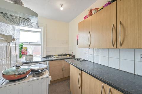 1 bedroom flat to rent, Kilburn High Road, Kilburn, London, NW6