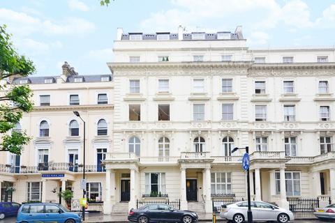 Studio to rent, Inverness Terrace, Queensway, London, W2