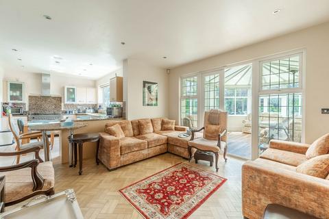 5 bedroom semi-detached house for sale, Cleopatra Close, Stanmore, HA7