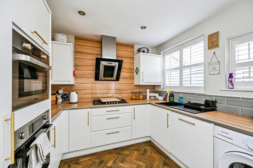 Newenham Crescent, Merseyside, L14 - More