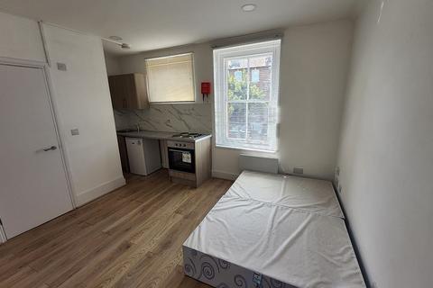 4 bedroom house share to rent, Elgin Road, Croydon, CR0