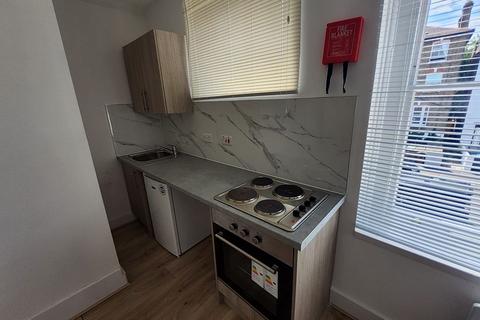 4 bedroom house share to rent, Elgin Road, Croydon, CR0