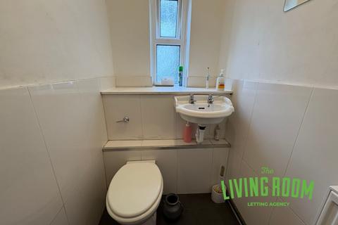 1 bedroom in a house share to rent, Oaklands Terrace, City Centre,