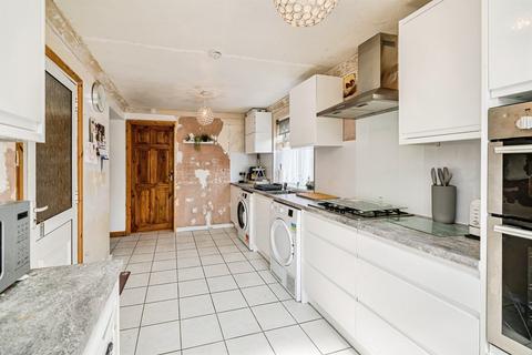 4 bedroom semi-detached house for sale, Verney Walk, Aylesbury
