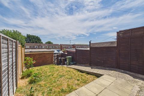 2 bedroom terraced house to rent, The Bassetts, Stroud, Gloucestershire, GL5