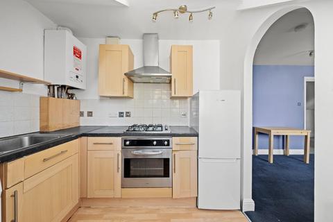 2 bedroom house to rent, Walm Lane, London