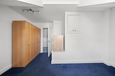 2 bedroom house to rent, Walm Lane, London