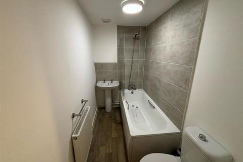 Studio to rent, Church Road, St. George, BS5